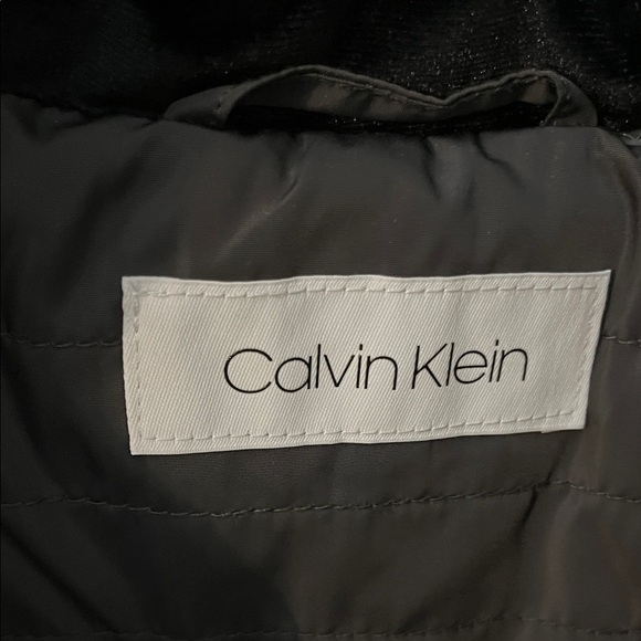 Calvin Klein Charcoal Puffer Jacket with Black Faux Fur - Picture 2 of 4